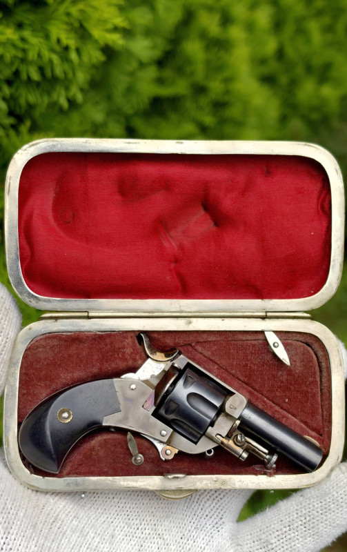Historický miniaturní revolver SA/DA cal.22 short