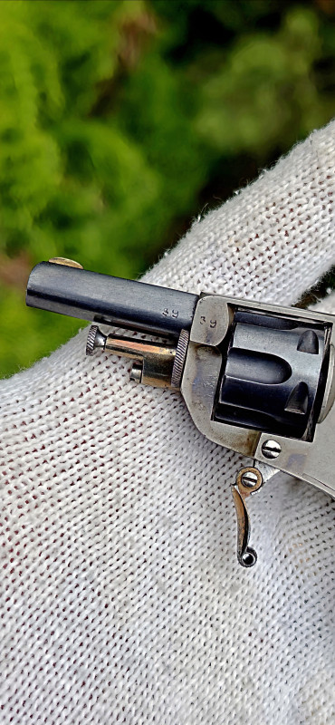 Historický miniaturní revolver SA/DA cal.22 short