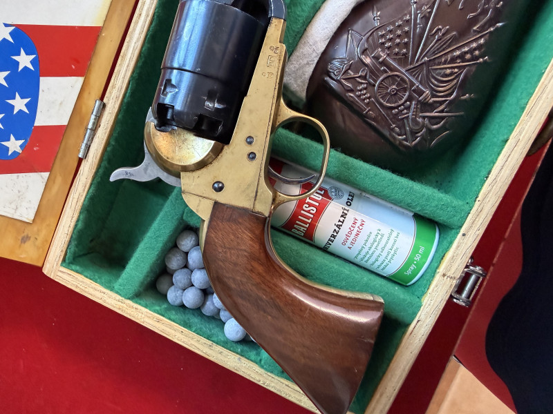 Colt Navy 1851 Pietta Italy 44. Cal