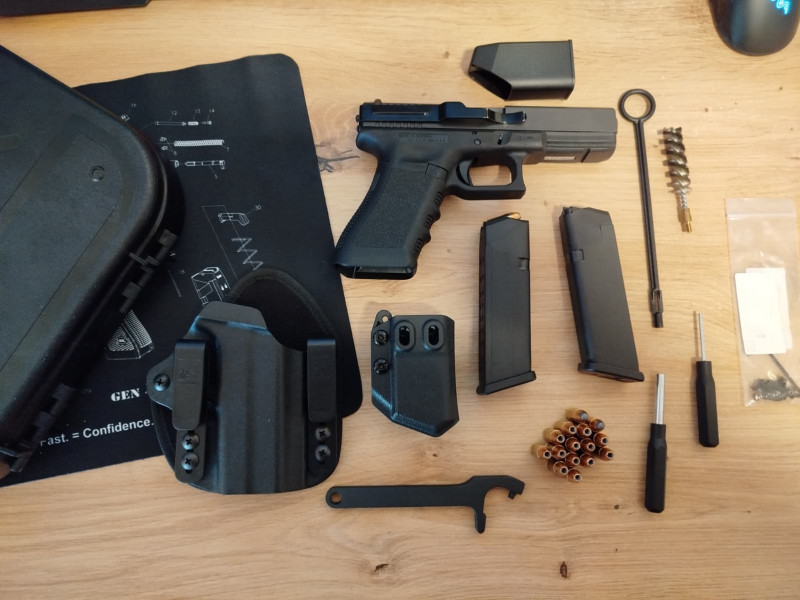 GLOCK 17 první majitel vystříleno 850 ran MARIÁNSKÉ LÁZNĚ