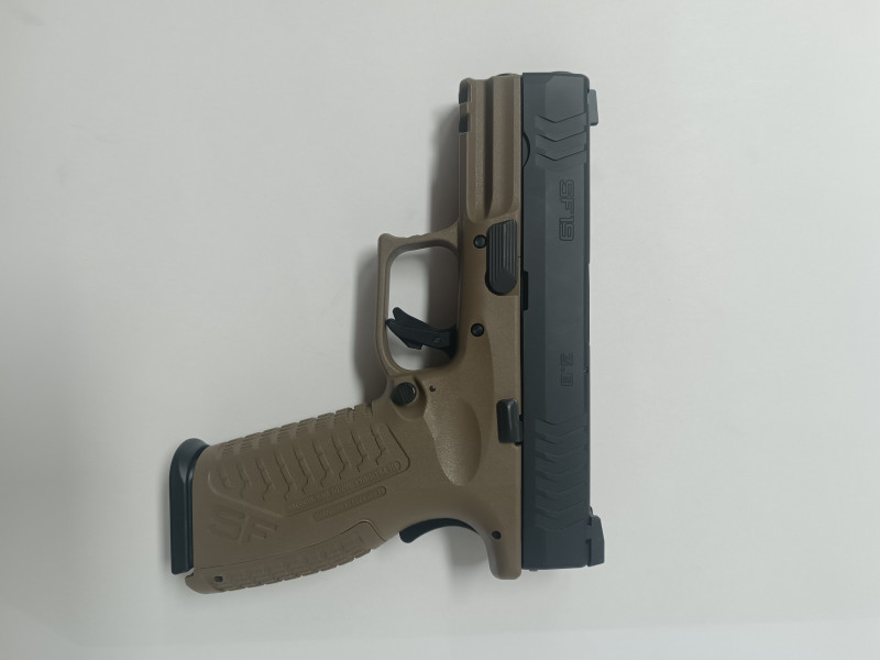 Pistole HS SF19