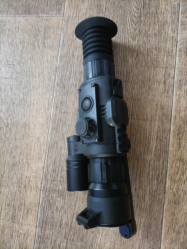 Digitální zaměřovač Sightline N455