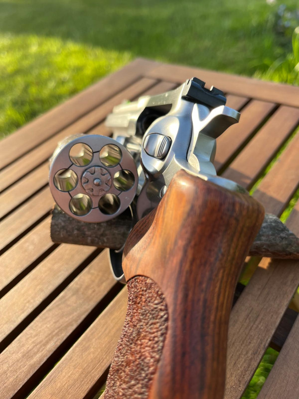 Prodám Ruger GP100 Match Champion