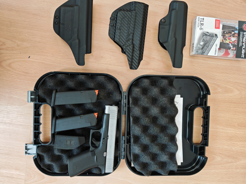 Glock 48 silver slide