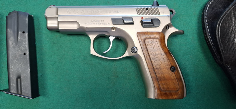 CZ 75 Compact Nikl