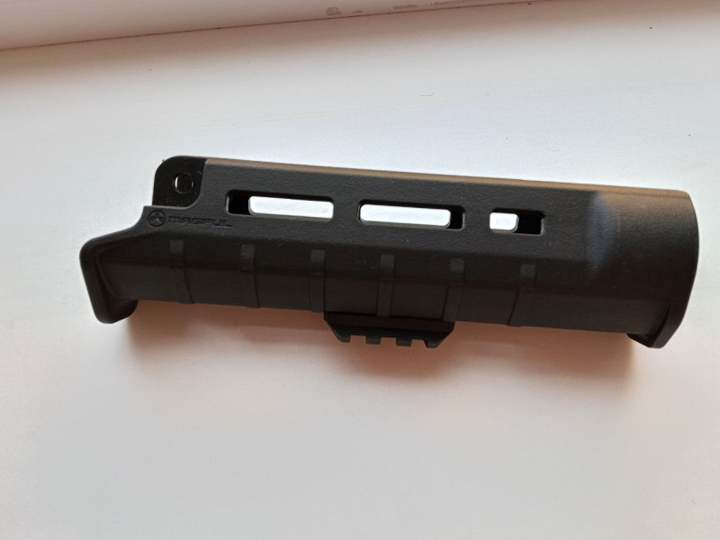 úklid mix věcí, díly AUG, MP5 magpul SL a pažba MKE