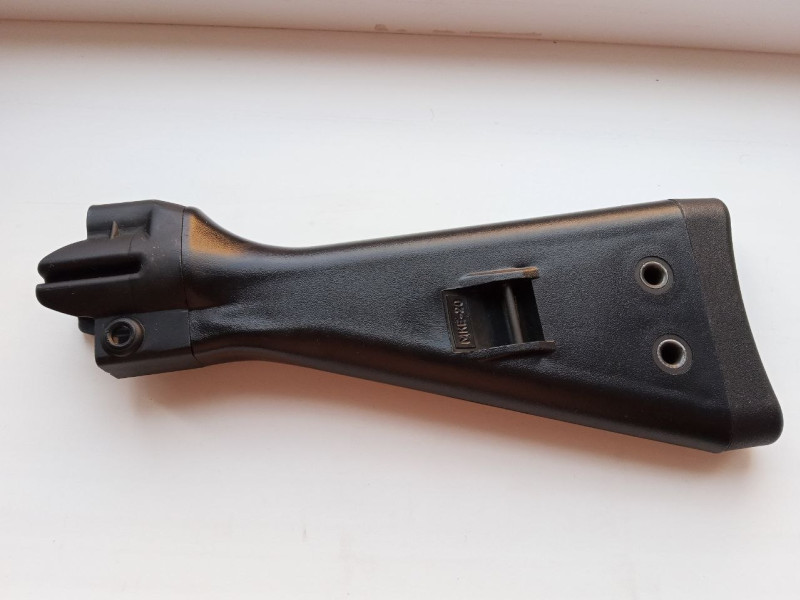 úklid mix věcí, díly AUG, MP5 magpul SL a pažba MKE