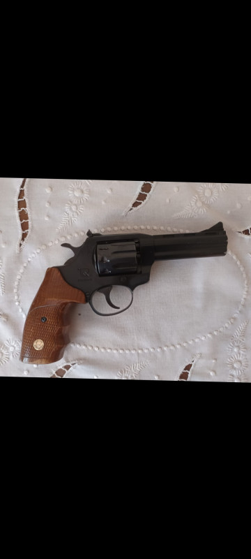 Revolver ALFA Holek 241 