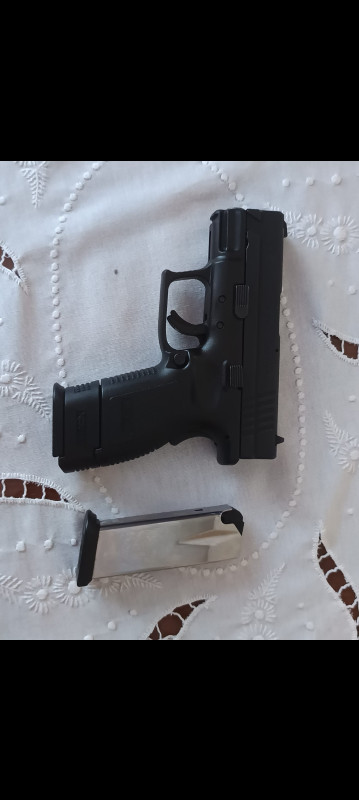 Pistole HS9