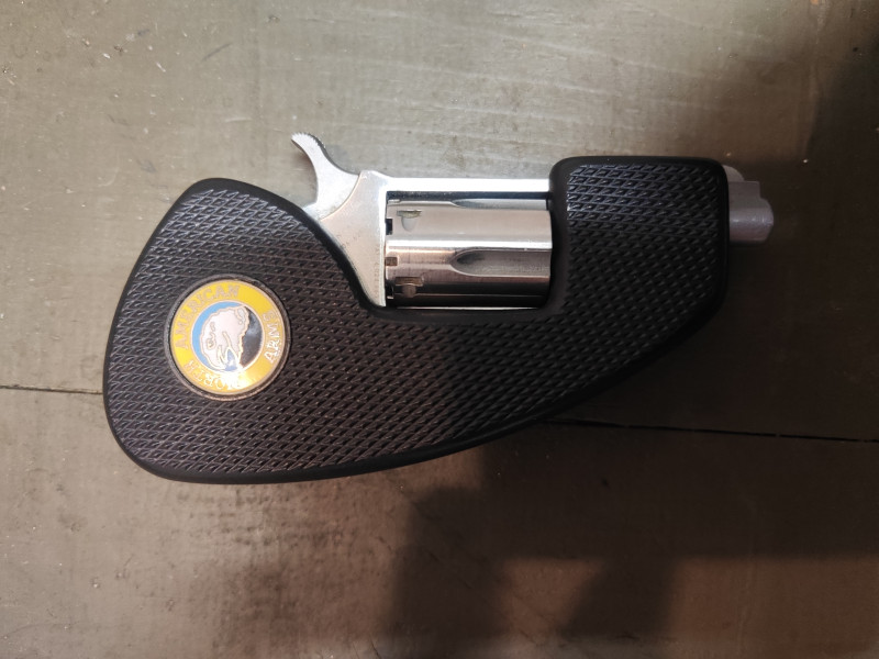 Revolver NAA 22LR 