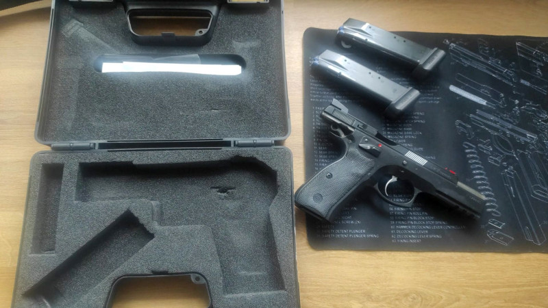 ČZ 75 SP-01 Shadow1