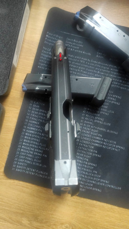 ČZ 75 SP-01 Shadow1