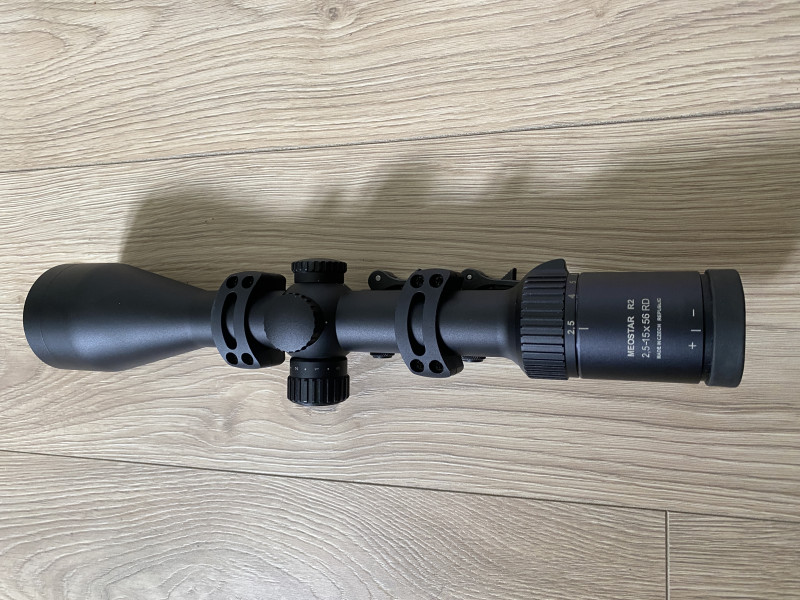 Meopta Meostar R1 a Mepta Meostar R2
