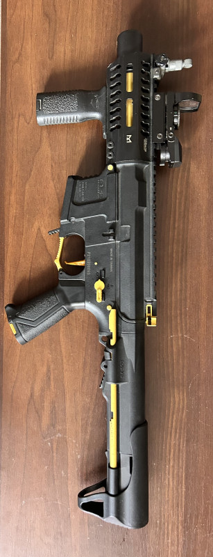 Prodávám airsoftovou zbraň s názvem G&G Armament