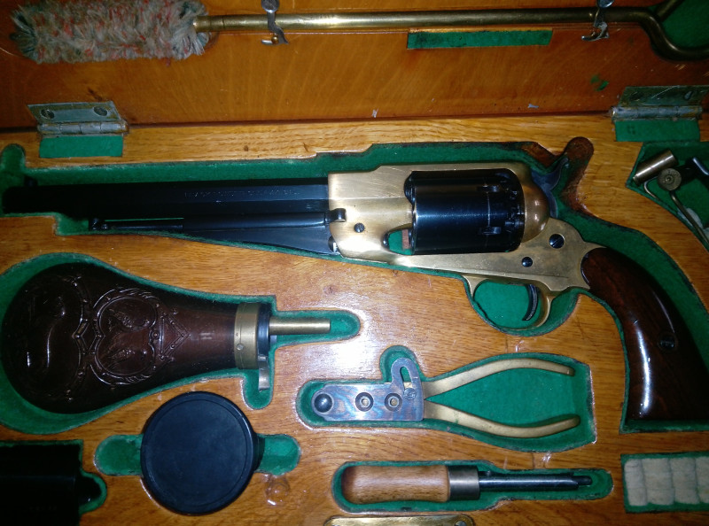 Perkusní revolver .44