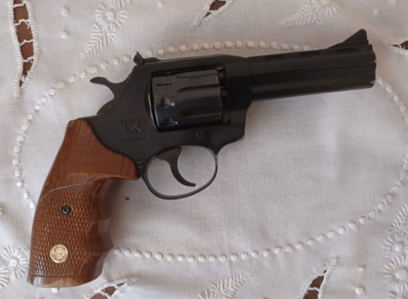 Revolver ALFA Holek 241 