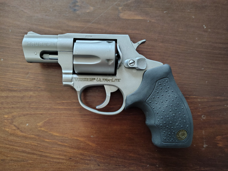 Prodám revolver zn. Taurus