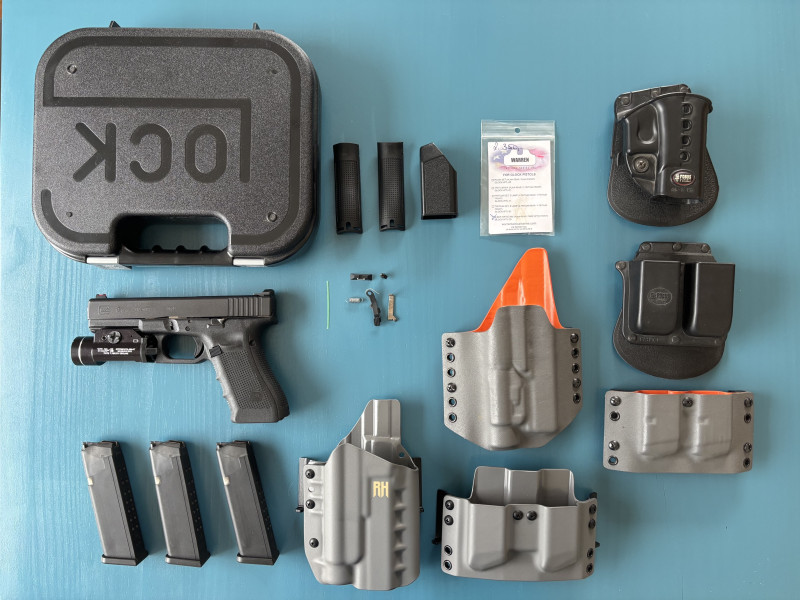 Glock 17 Gen 4 + Streamlight TLR-1s