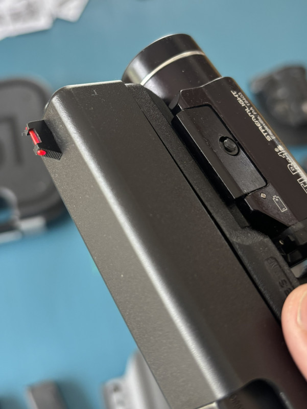 Glock 17 Gen 4 + Streamlight TLR-1s