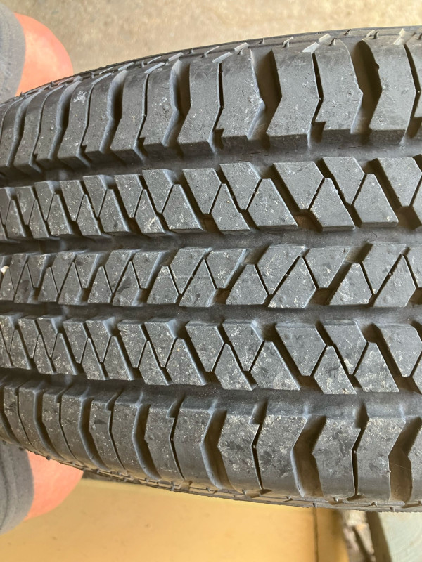 Nové celoroční pneu Bridgestone