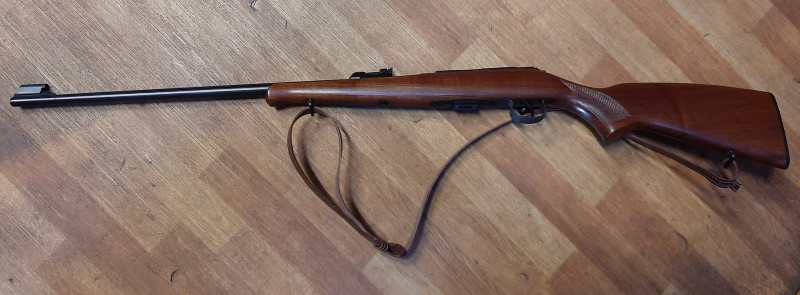 ČZ 452-2E ráže 22lr ,jako nová-nestřilená +řemen