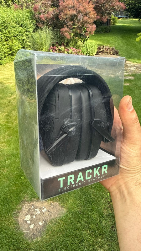 Elektronická sluchátka AXIL TRACKR