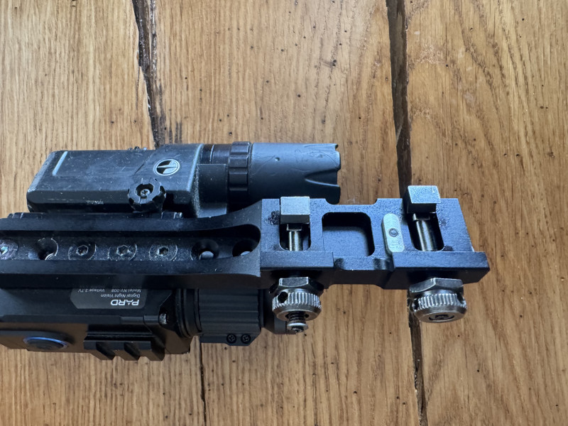 PARD NV008 +montáž na weaver lištu + IR přísvit PULSAR 940