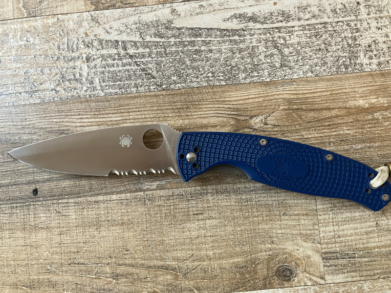 Spyderco Resilience Lightweight C142PSBL