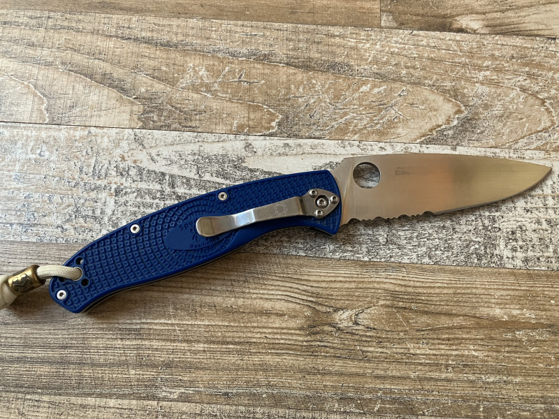 Spyderco Resilience Lightweight C142PSBL