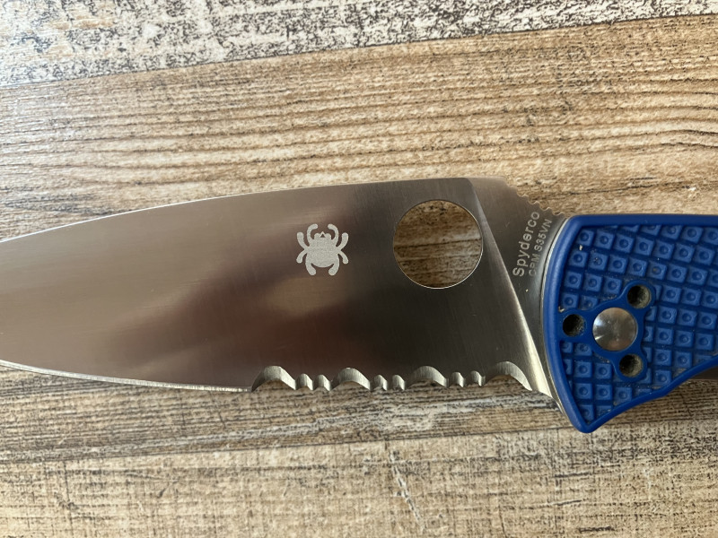 Spyderco Resilience Lightweight C142PSBL
