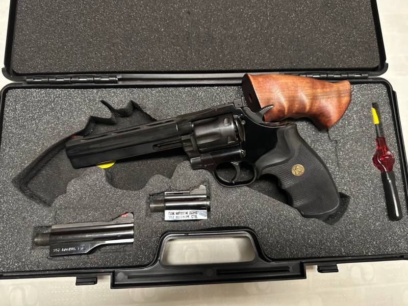 sada revolver DAN WESSON .357 magnum