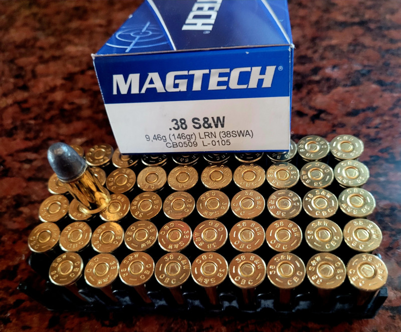 Prodam  Smith Wesson cal.38SW 