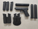 Glock 17 + tlumič + 9x zásobník 