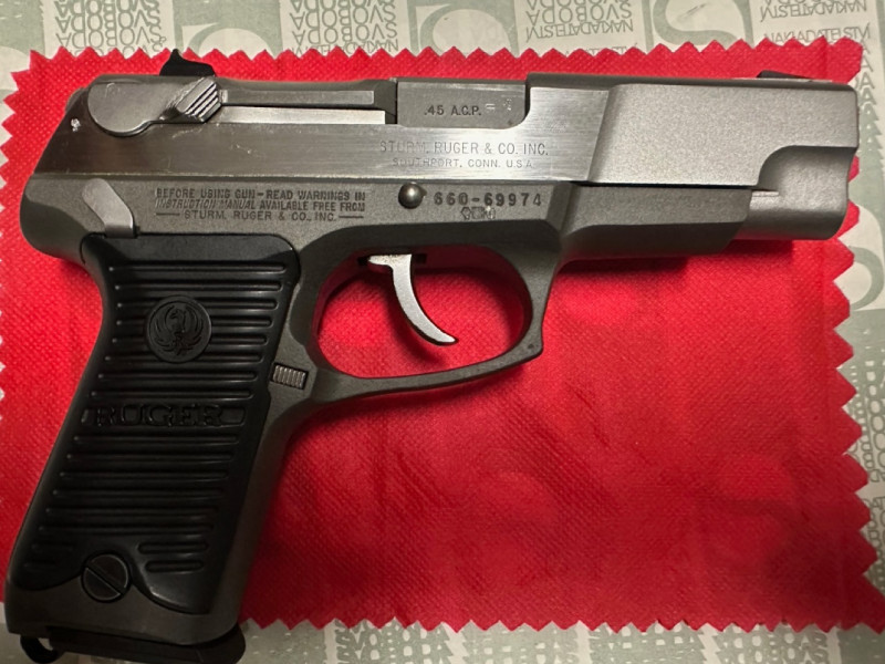 RUGER P90 pistole .45 AUTO