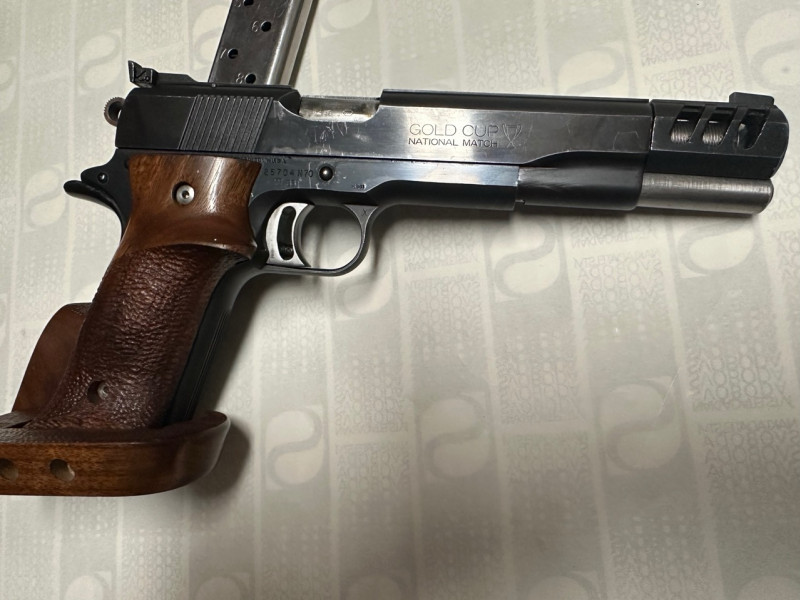 Colt MK IV / series 70 gold cup national match, 6