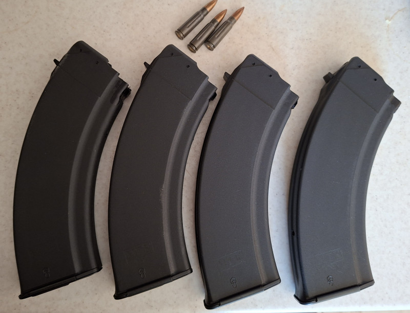 Prodám polymerové zásobníky pro AK47 / AKM - Bulharsko