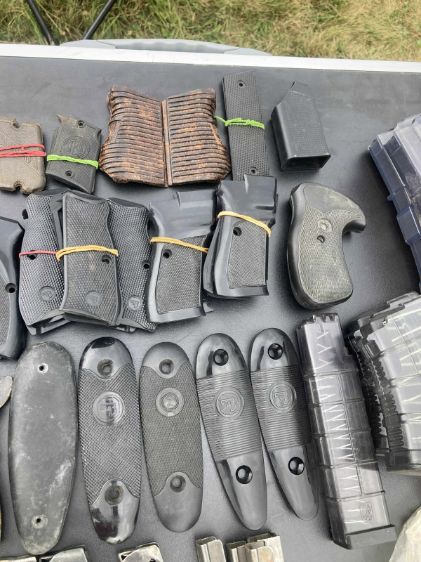 Střenky CZ 50 / 70 , CZ 52 , CZ 92 , DUO , CZ 82 /83 , CZ 75