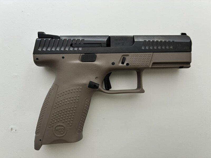 pistole CZ P-10 C FDE -Francie
