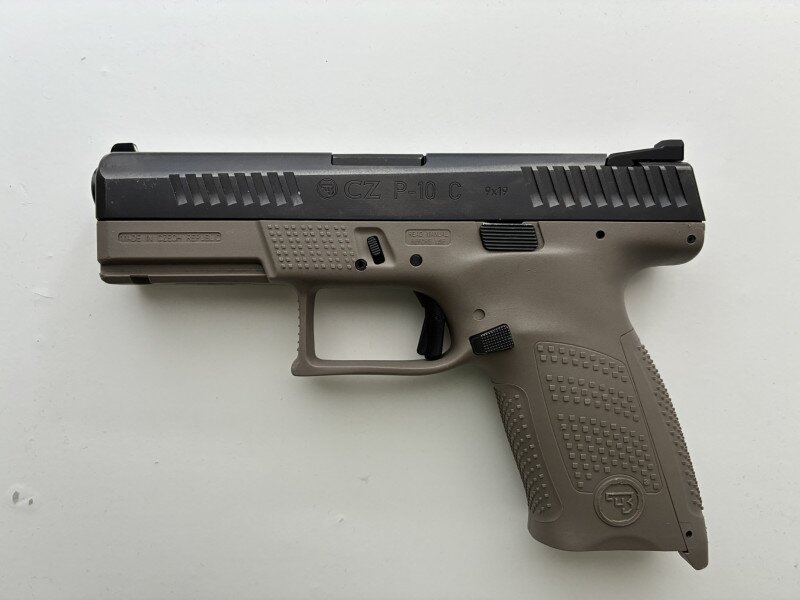 pistole CZ P-10 C FDE -Francie
