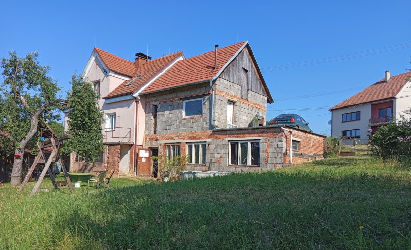 Prodám dvougenerační dům blízko Luhačovic