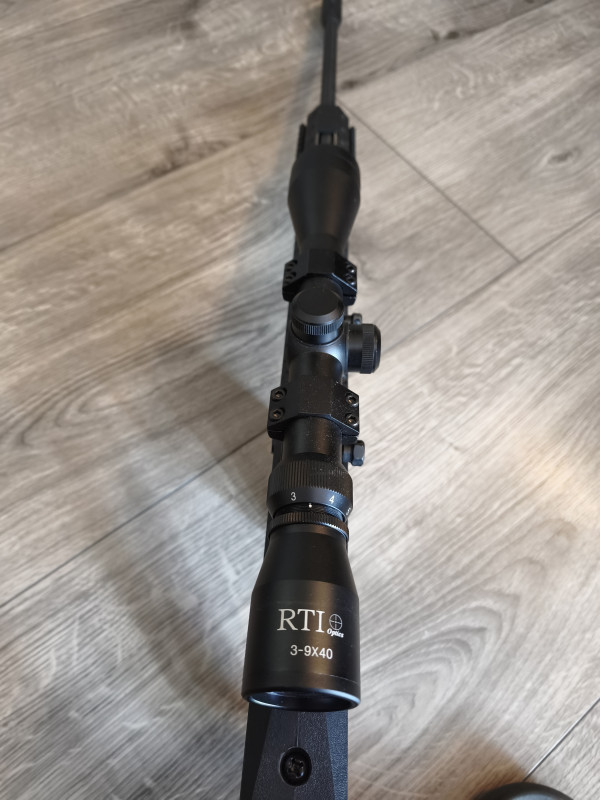 Vzduchovka PENDLETON s optikou RTI 3-9x40 kompletní set 