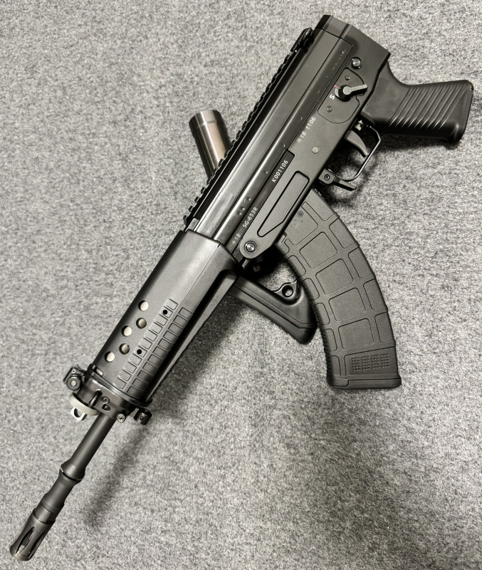Sig Sauer SG 553 R - 7,62x39