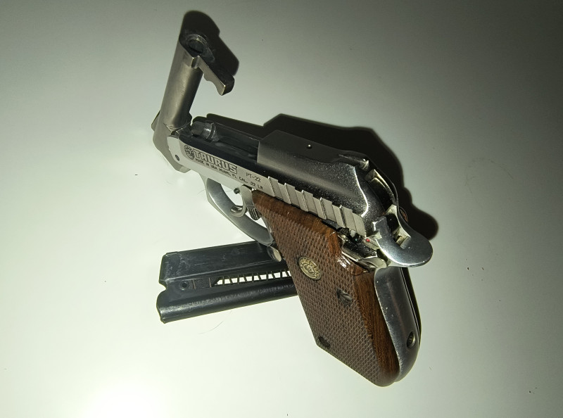 Taurus PT22 (ráže .22 LR), vč. příslušenství a 400ks nábojů