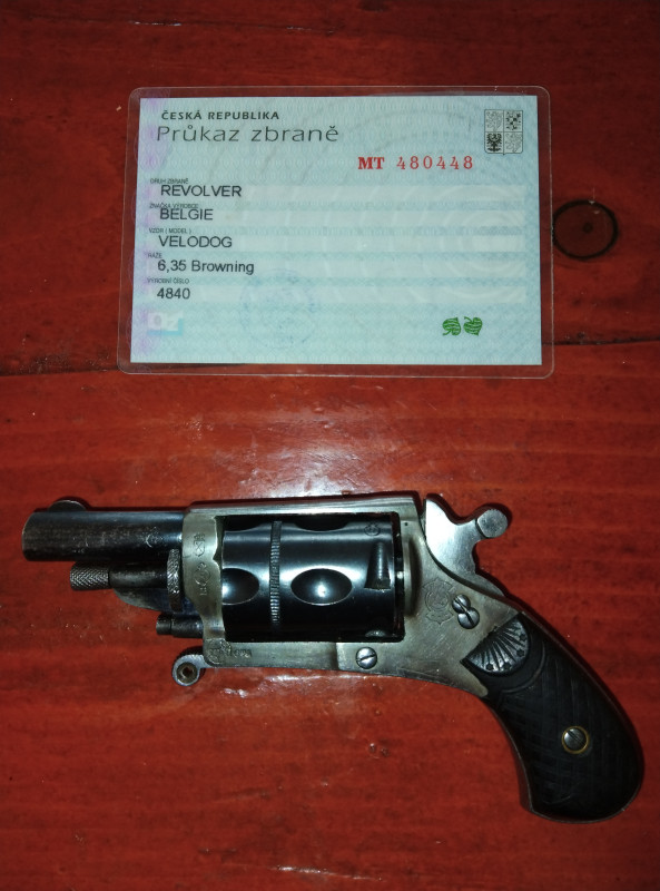 Revolver rok vyroby 1892