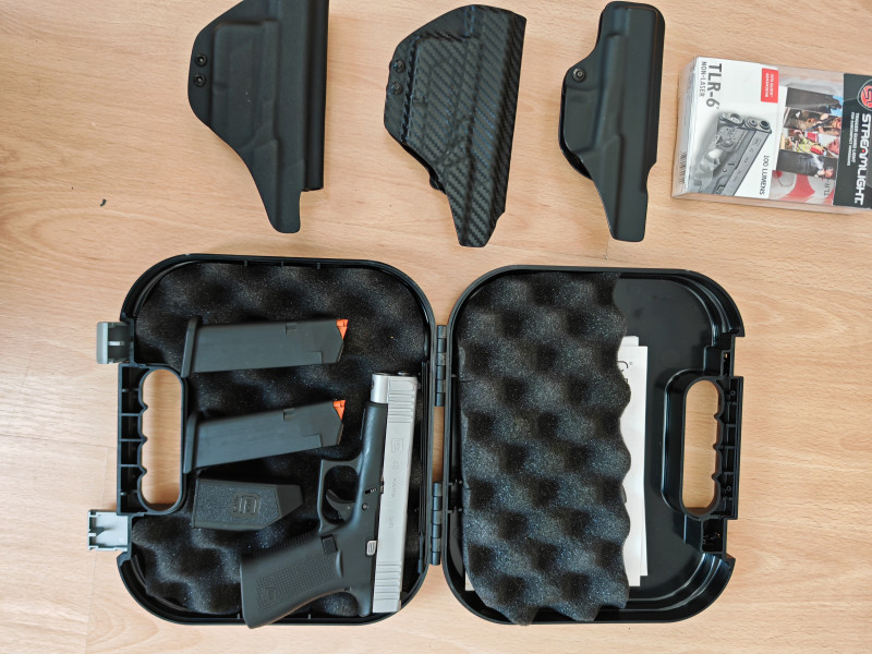 Glock 48 silver slide
