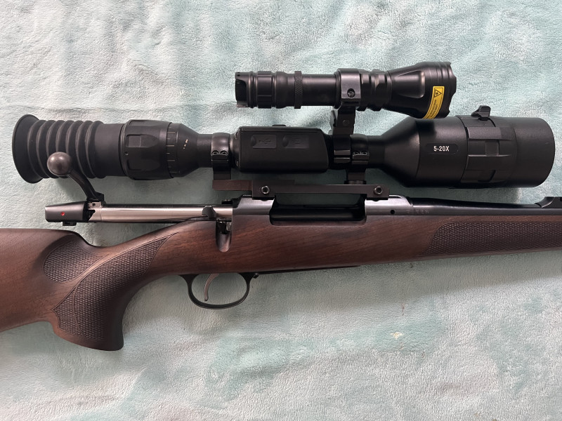 CZ 557 LUX 2 - 7X64