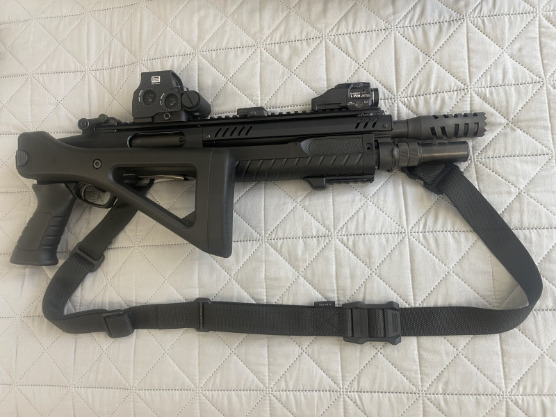 Eotech, streamlight, magpul