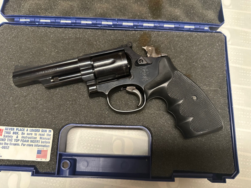 Revolver Smith & Wesson .357 magnum 4