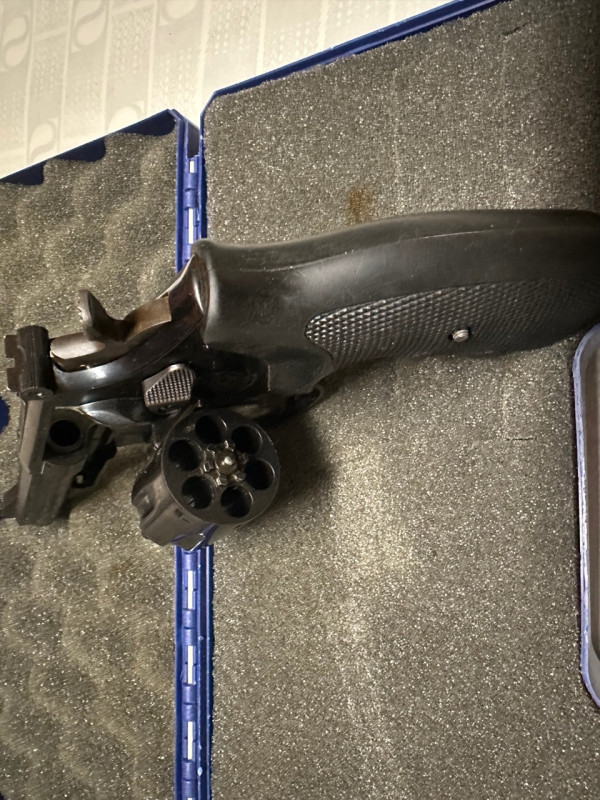 Revolver Smith & Wesson .357 magnum 4
