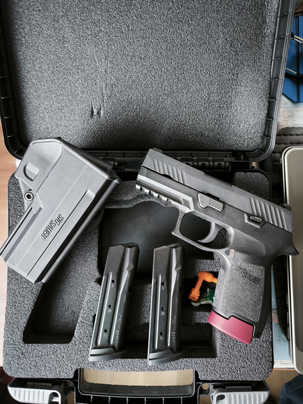 Prodám Sig Sauer P320 compact